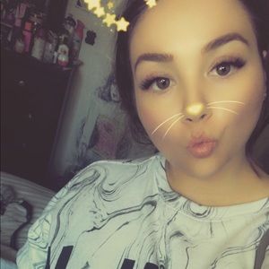 Meet your Posher, Elena